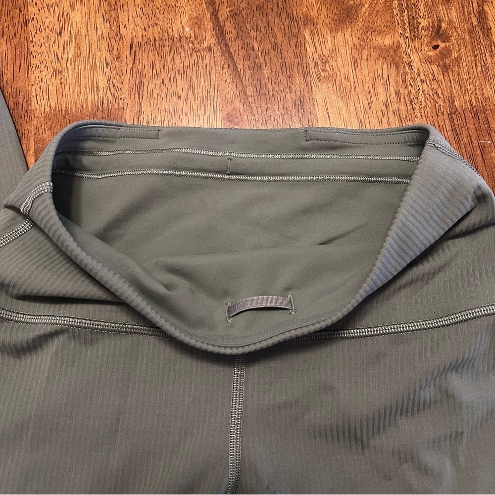 Lululemon Wunder Train High-Rise Ribbed Tight 25" in Grey Eucalyptus Size 4 - Picture 9 of 12